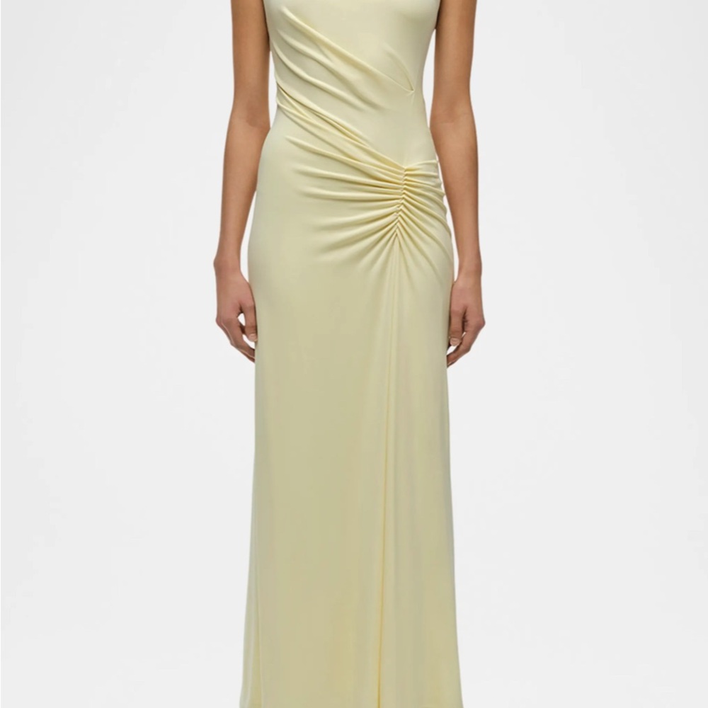 Elegant Yellow Evening Gown